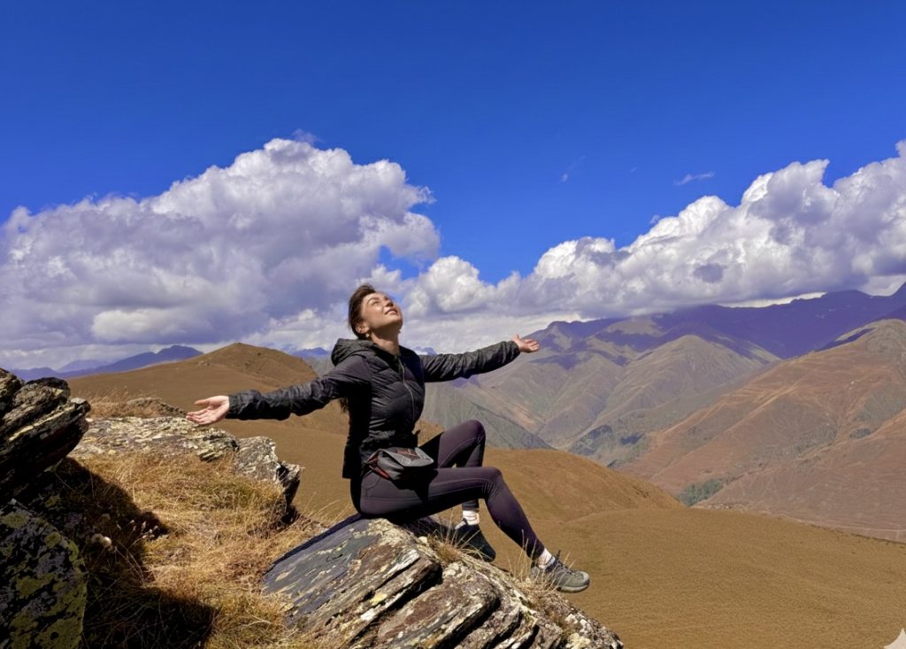 Gogoramta, Touchetié – panoramas spectaculaires Perché sur les hauteurs de la Touchetié, Gogoramta offre des vues imprenables sur la vallée et les montagnes environnantes, un véritable balcon naturel pour admirer la beauté sauvage de la région.